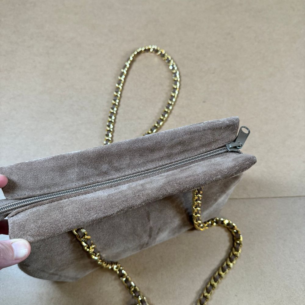 Taupe Suede Shoulder Bag with‎ Gold Chain Strap Classic Purse - Picture 9 of 10